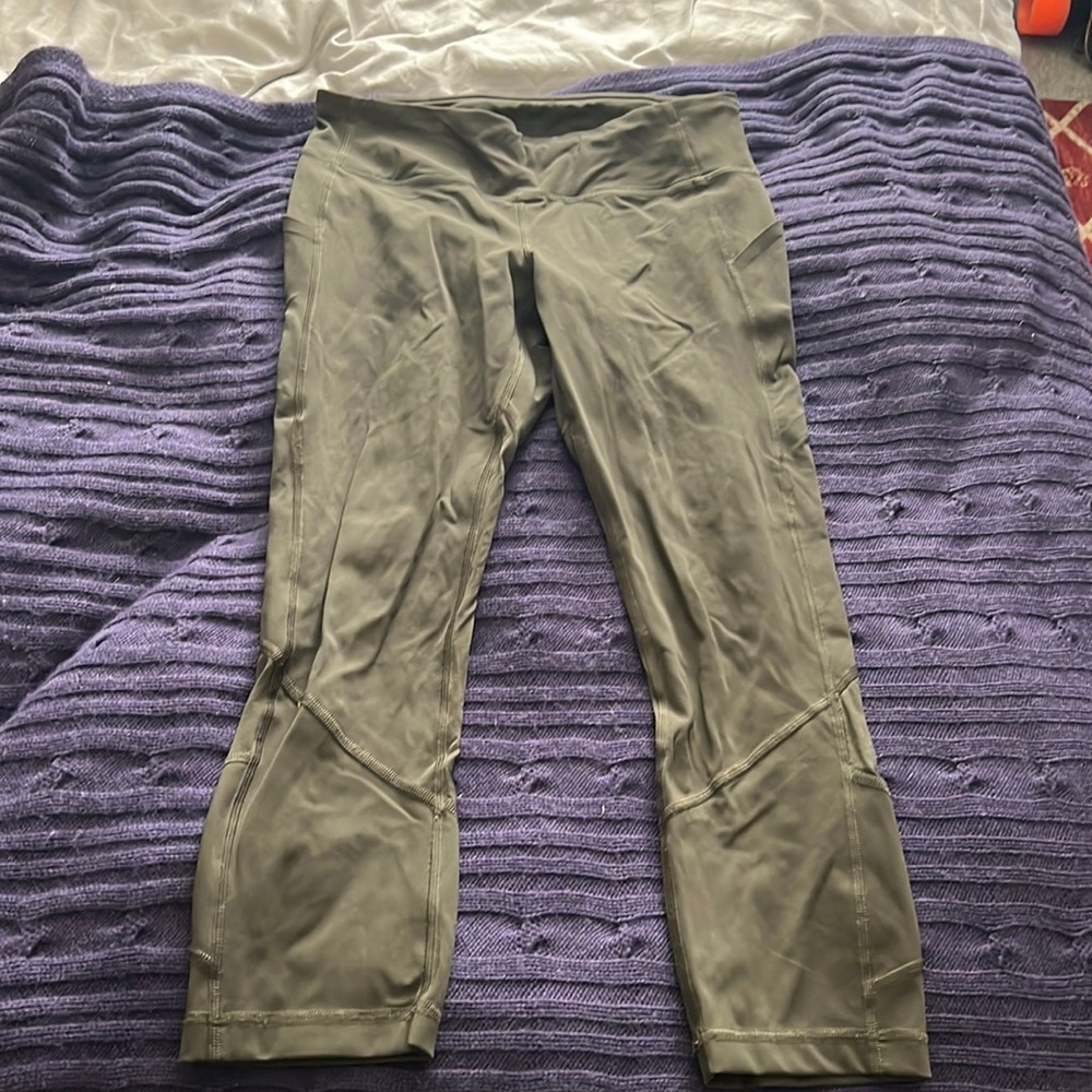 Lululemon pace rival size 6